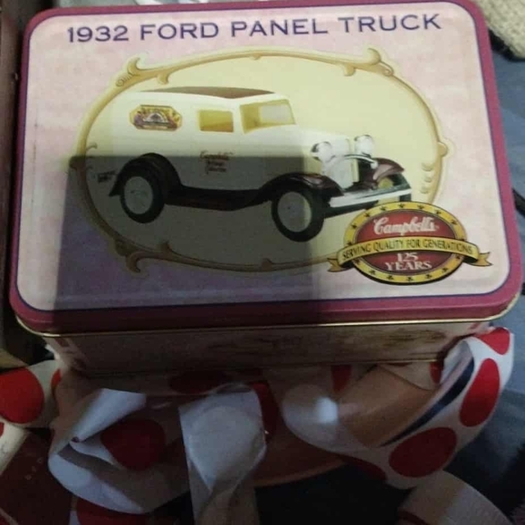 Campbell's 1932 Ford Panel Truck Tin Box - Pink and Cream - Picture 1 of 2